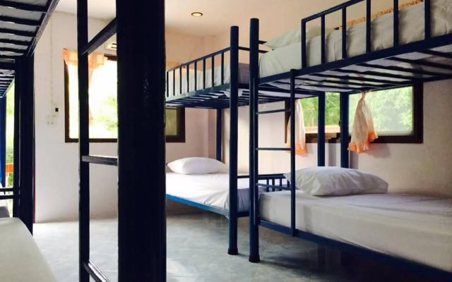 Domingo Hostel Phangan