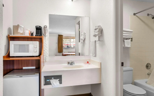Econo Lodge Miles City I-94