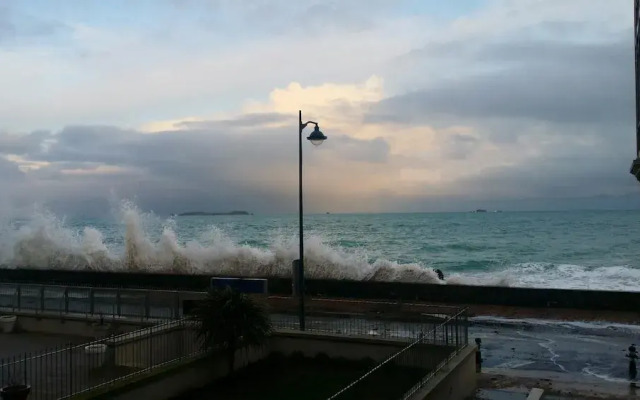 Studio Vue Mer face à la Plage