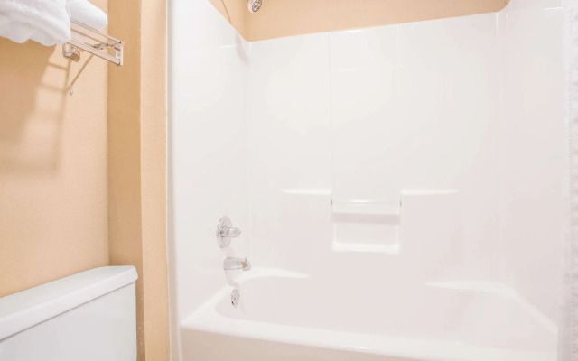 Hawthorn Extended Stay by Wyndham Conyers