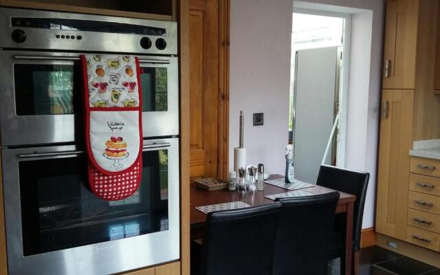 Luxurious very spacious one bedroom flat