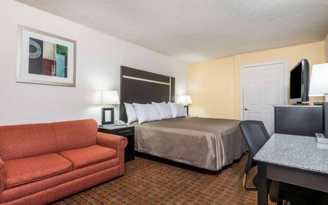 Ramada by Wyndham Lumberton