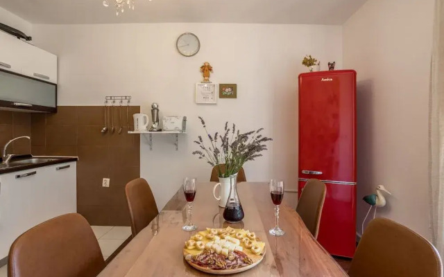 Hola Apartment