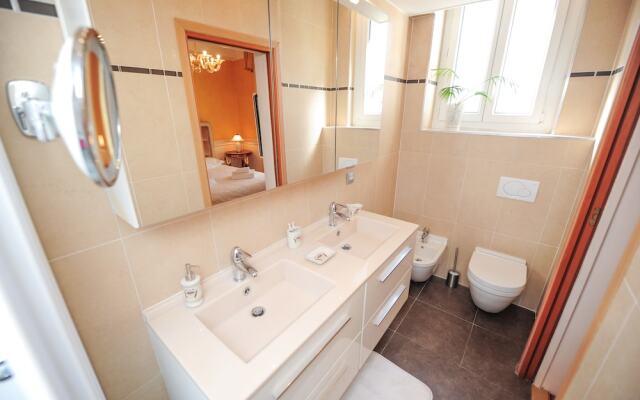 Le Majestic Promenade - 5 Stars Holiday