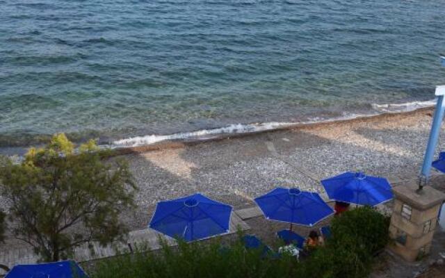 Alexandros Apartments
