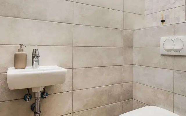 Venus Apartments - Westside Residence