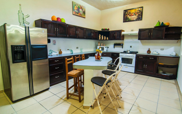 Charlys Hostal