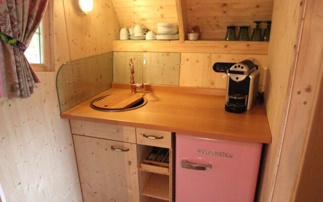 Hexenhauschen am Waldrand