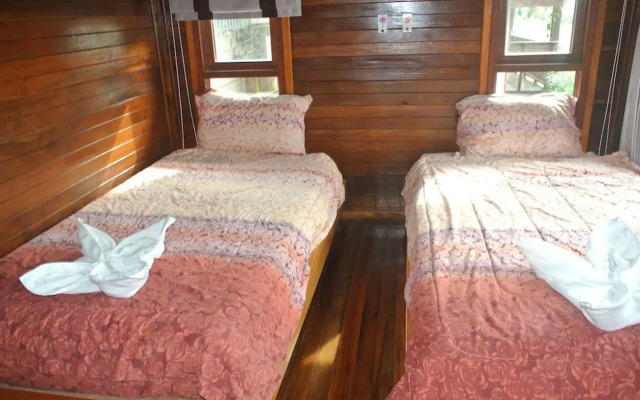 Ruenthong Resort Surat Thani