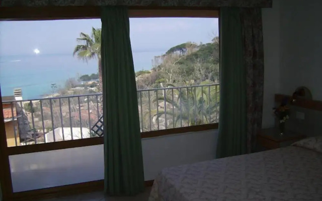 Cala Petrosa Resort