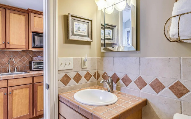 Rockport Treehouse 1 Bedroom Home