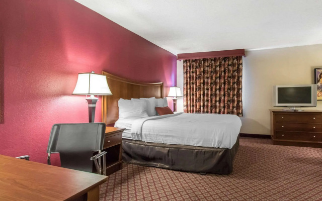 Econo Lodge Inn & Suites Joplin