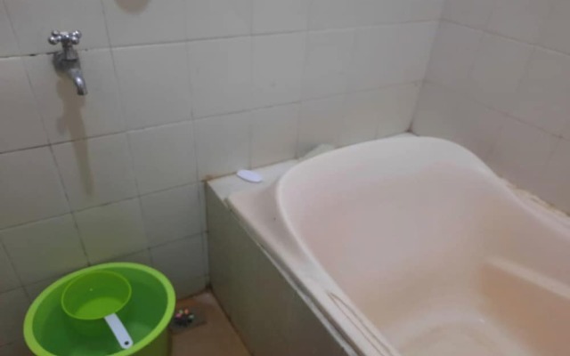 OYO Life 93160 Kost Jenny Karawang