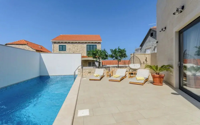 Villa Stone Pearl