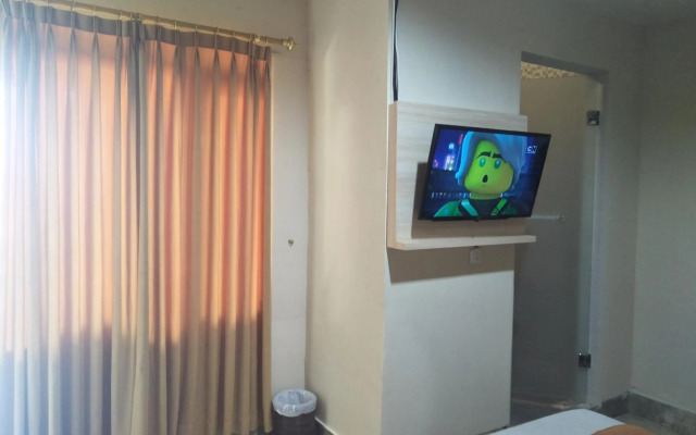 Hotel GRAND ROSELA Yogyakarta