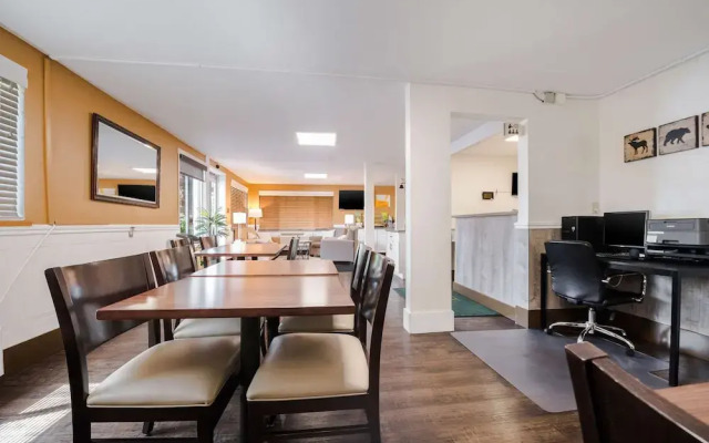 Oxford Inn Silverdale