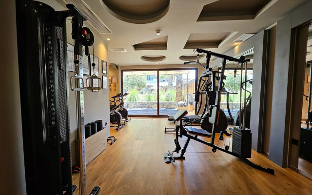 Petousis Hotel & Suites