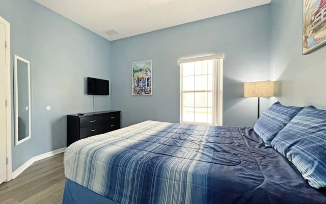 Villa Azul 4 Bedroom Townhouse by RedAwning