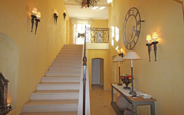 Beautiful Villa with Swimming Pool in Cavalaire-sur-Mer