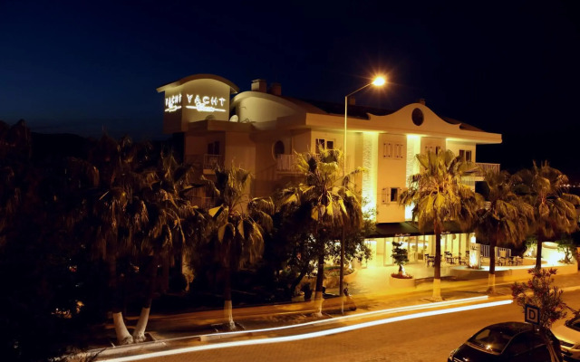 Yacht Classic Hotel - Boutique Class