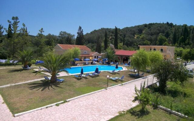 Helena Apartments & Villas