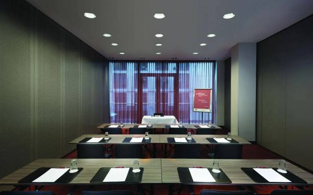 Adina Apartment Hotel Frankfurt Neue Oper