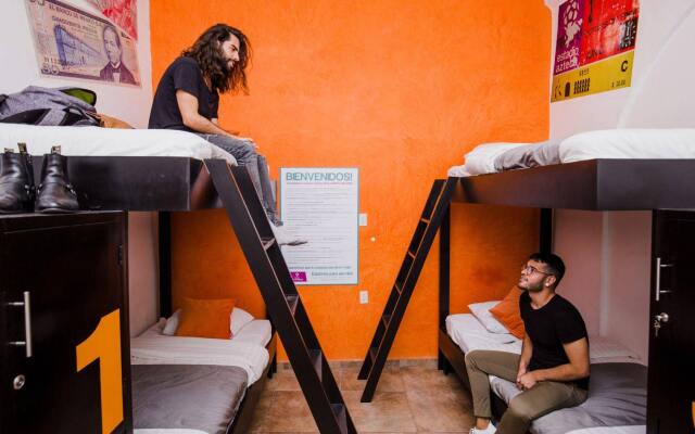 Hostal El Armario - Hostel