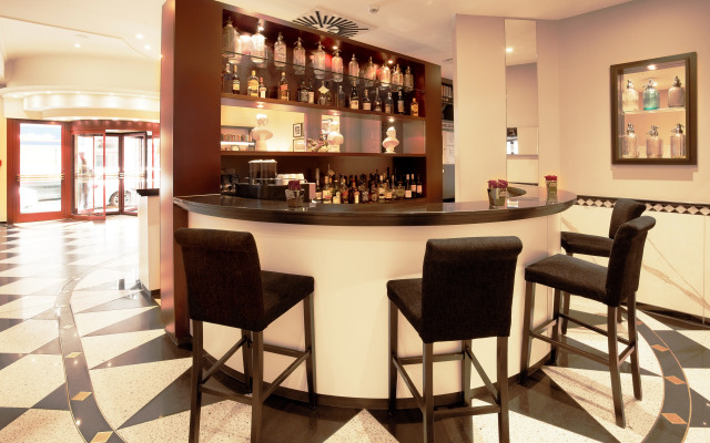Victoria Hotel