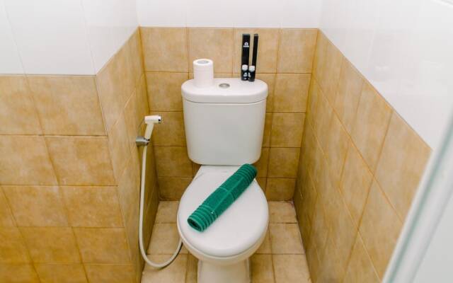 Modern Look 2Br Green Pramuka City Apartment Near Mall