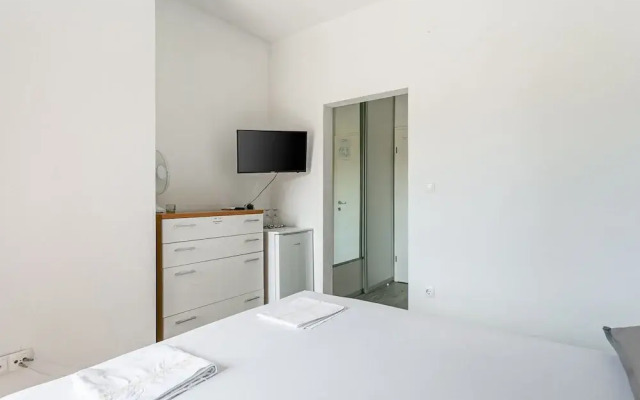 Cozy Holiday Home in Sumartin near Sea