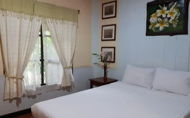 Amporn Riverside Resort