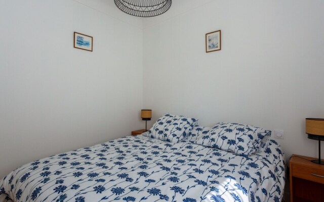 Alluring Holiday Home in Arcangues with Balcony