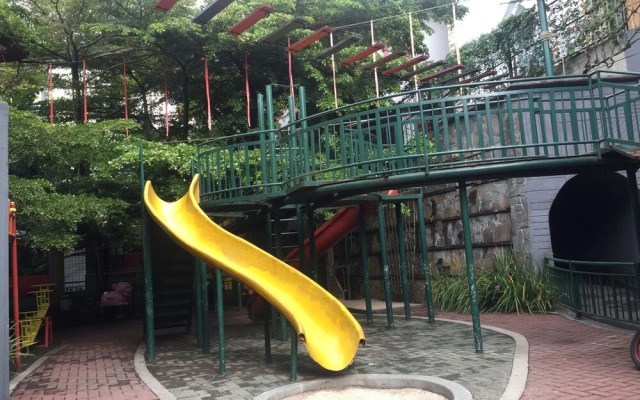 Rumah Stroberi Organic Farm and Lodge