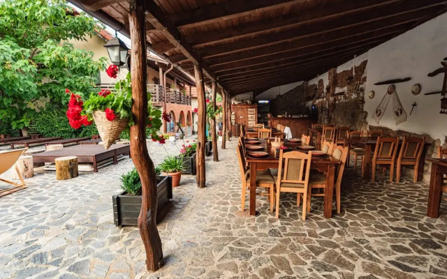 Casa Dives, Transylvania