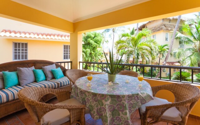 B102 - A Hidden Gem on Los Corales Beach - 2br