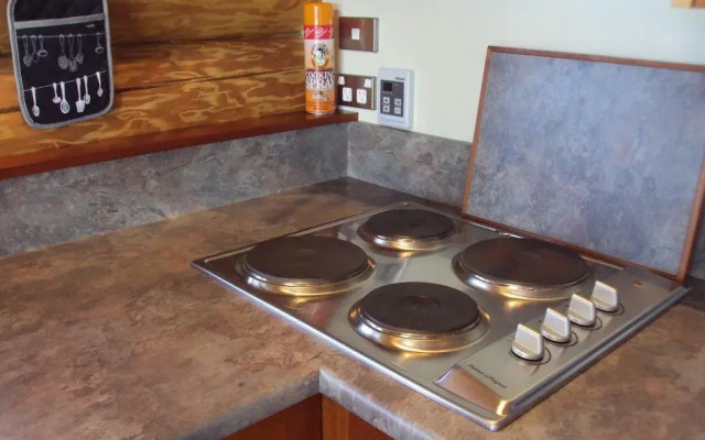 The Hollows Luxury Log Cabin