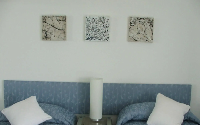 Tingeera Beachfront Apartments