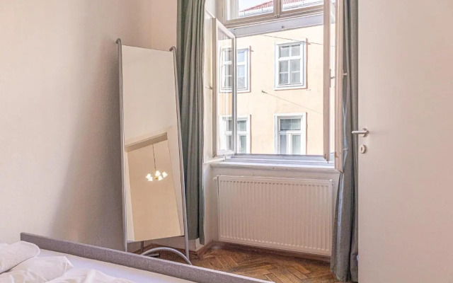 Peerles 2BR Apt. Perfectly Situated&Well Connected