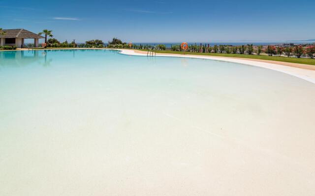 LAE9.1I- Apotel Estepona Hills by roomservices