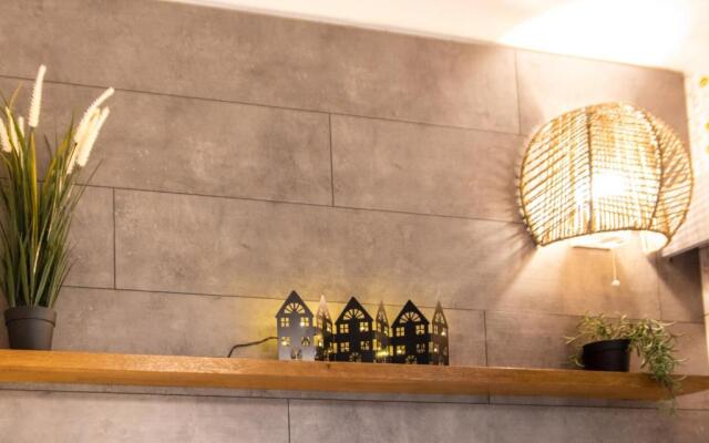 Gorgeous Flat With Balcony in Izmir Konak