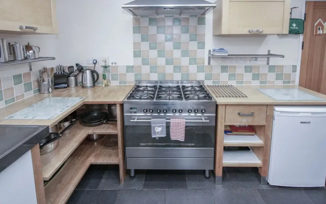 Bunk House - 4 Bedroom - Llangenith