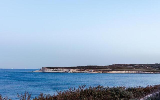 Riviera Mansions Apt. 9 - Side Sea-View, 3 bedroom Deluxe Apartment