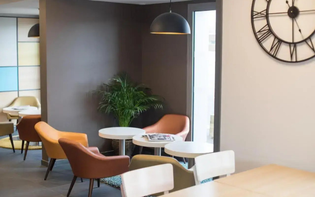 B&B HOTEL CHARTRES Océane