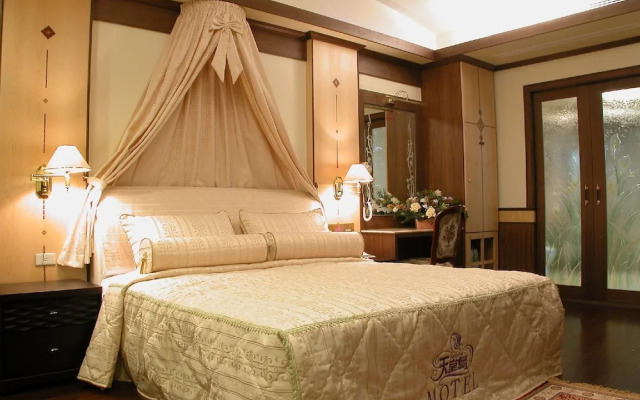 Swan Lake hotel