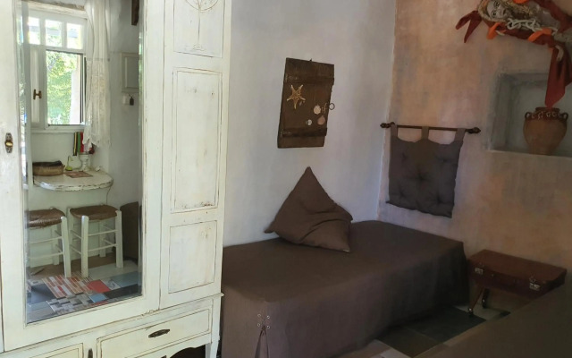 Anthippi Guest House