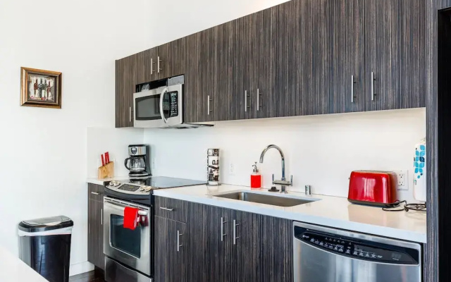 1br Furnished Apartment In Hollywood - Walk Of Fame 1 Bedroom Apts by RedAwning