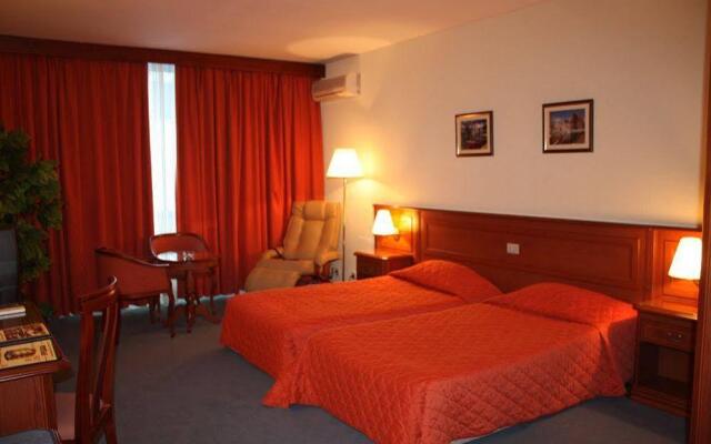 Maxi Park Hotel & Spa