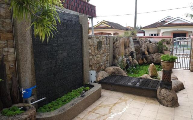 Taiping Vacation Home