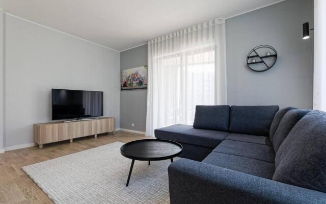 Central apartments, Quiet with Free Parking and AC.