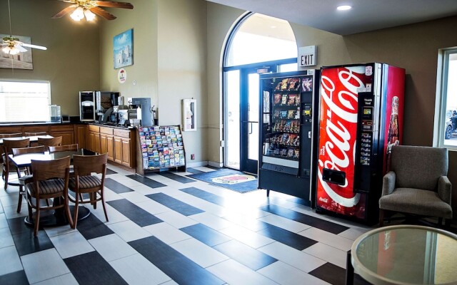 Super 8 By Wyndham Holbrook